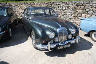 Daimler V8 250
