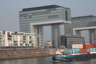 Amsterdam offices and houses, Rhine canal